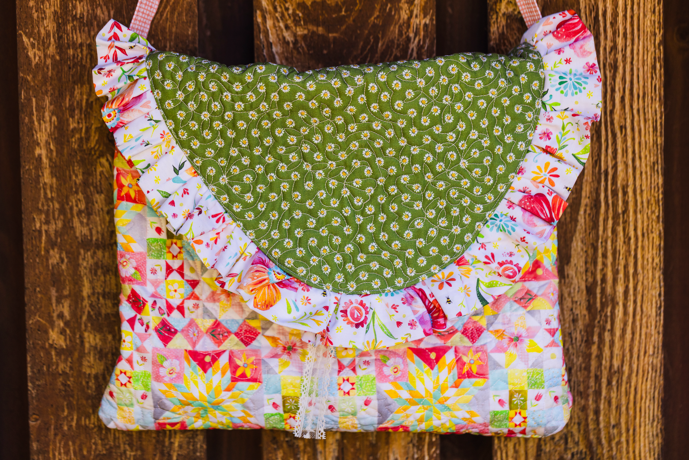 Dainty Daisy Dark Fern Fabric